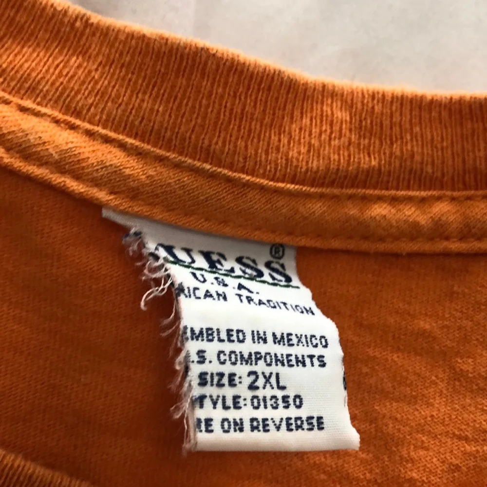 MENS GUESS LOGO TSHIRT - Picture 2 of 3